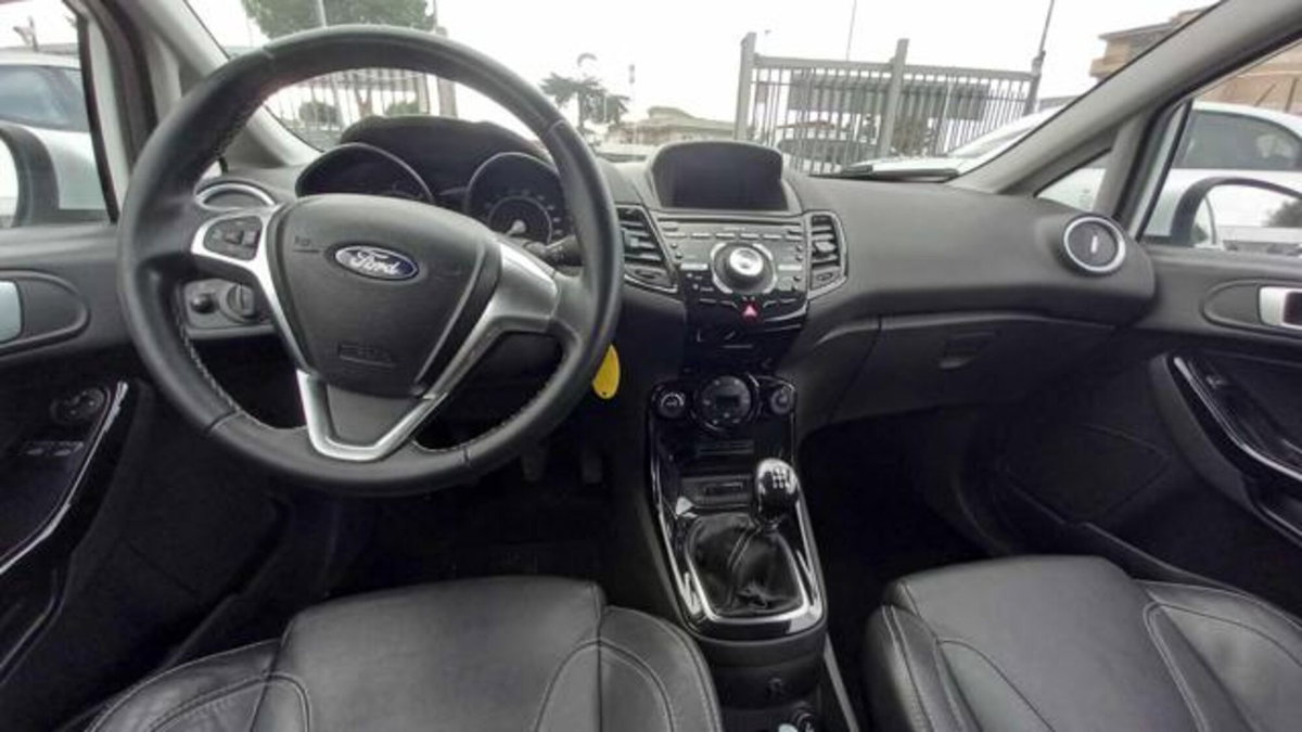 Ford Fiesta 1.5 TDCi 95CV 3 porte Titanium (8)