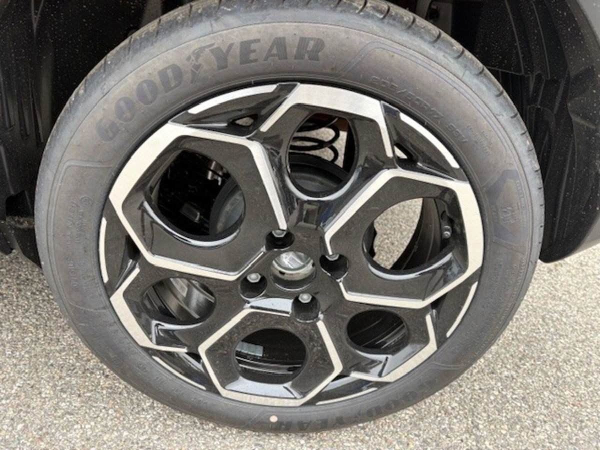 Citroen C3 1.2 puretech turbo Max 100cv s&s (12)