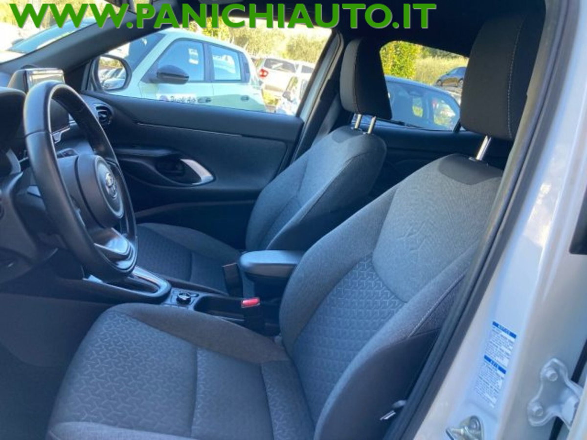 Toyota Yaris Cross 1.5 Hybrid 5p. E-CVT AWD-i Trend (13)