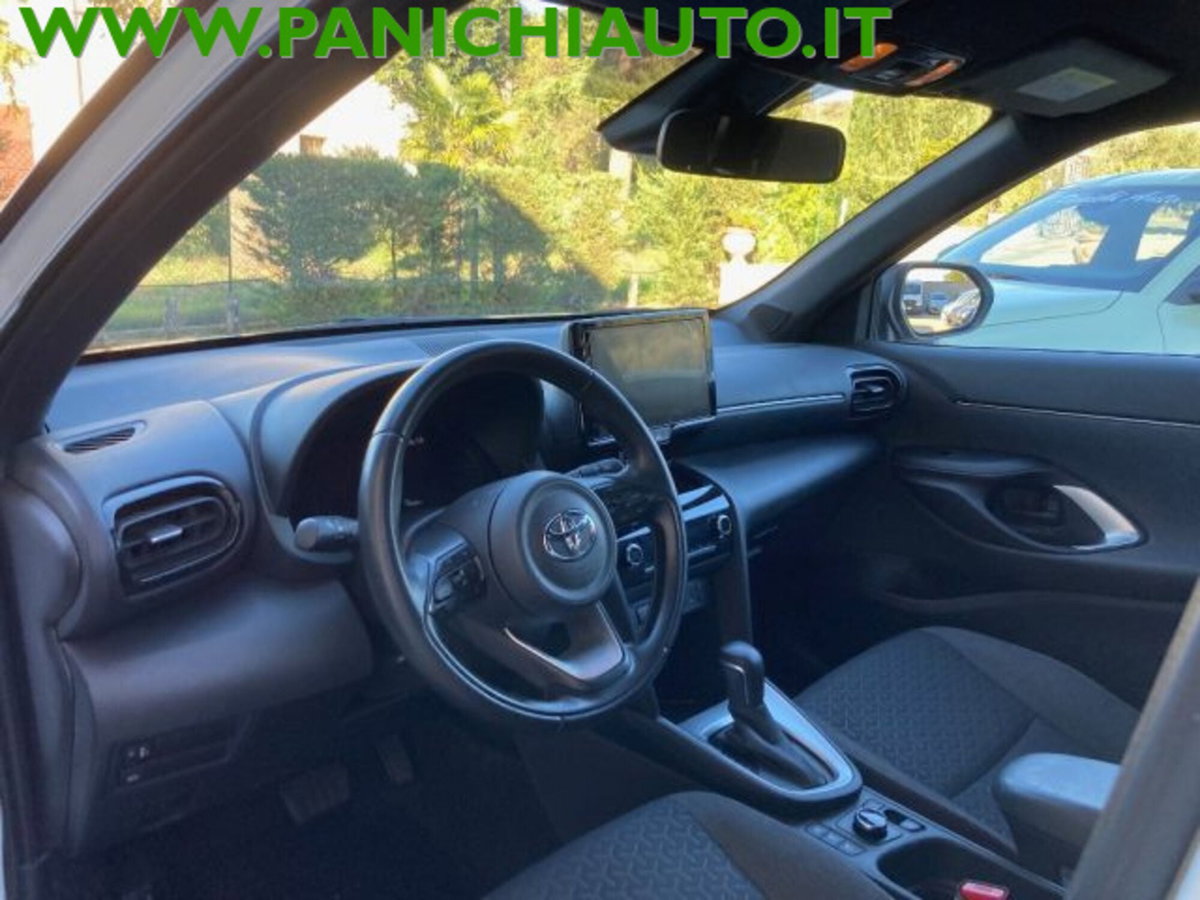 Toyota Yaris Cross 1.5 Hybrid 5p. E-CVT AWD-i Trend (14)