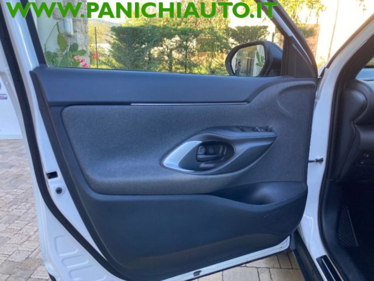 Toyota Yaris Cross 1.5 Hybrid 5p. E-CVT AWD-i Trend (15)