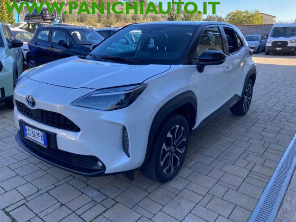 Toyota Yaris Cross 1.5 Hybrid 5p. E-CVT AWD-i Trend (2)