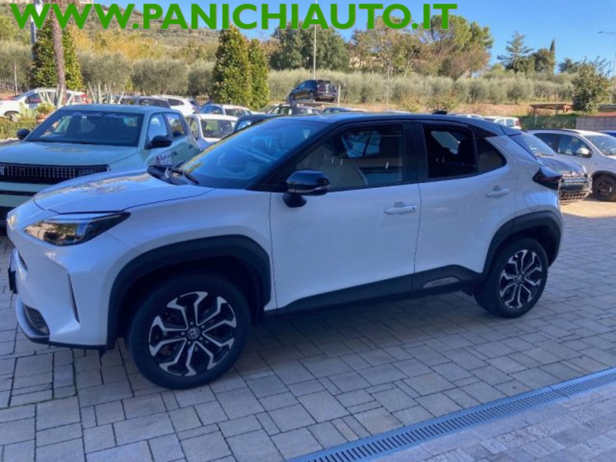 Toyota Yaris Cross 1.5 Hybrid 5p. E-CVT AWD-i Trend (3)