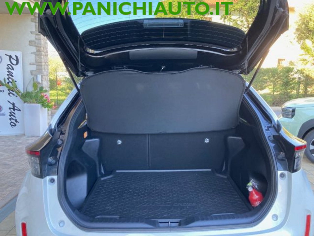 Toyota Yaris Cross 1.5 Hybrid 5p. E-CVT AWD-i Trend (9)