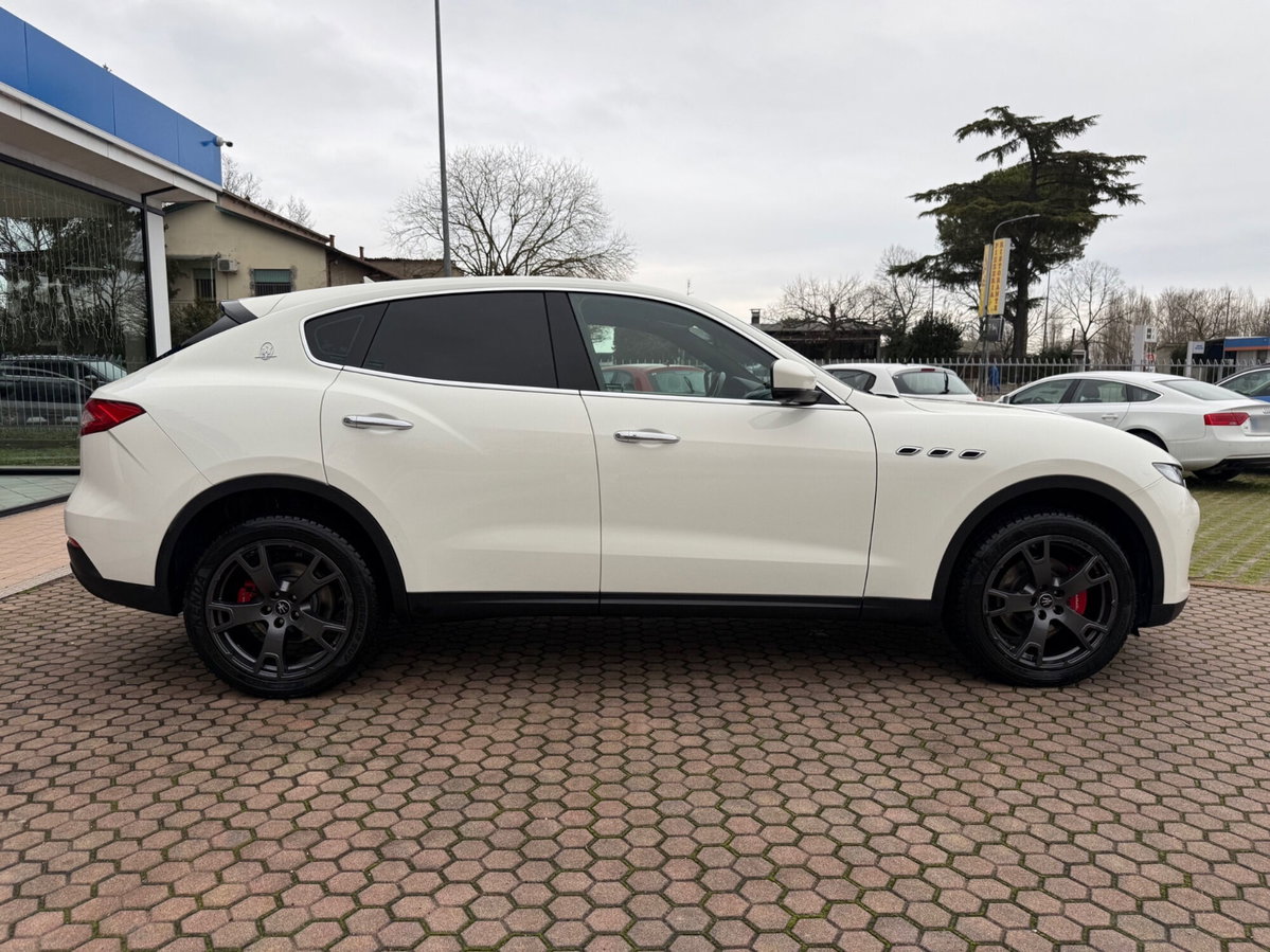 Maserati Levante Levante V6 AWD Granlusso (5)