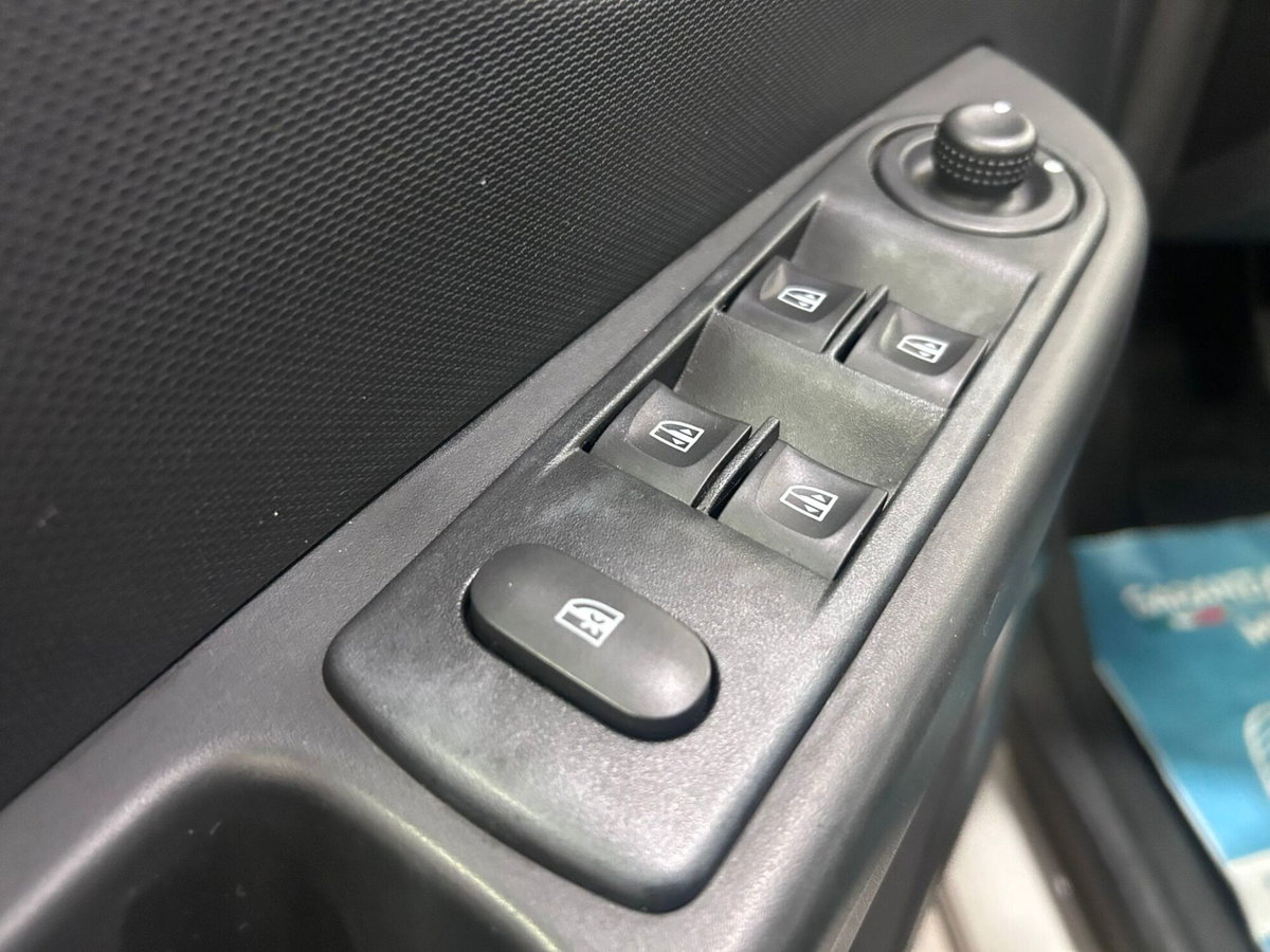 Renault Captur dCi 8V 90 CV Start&Stop Energy Life (12)