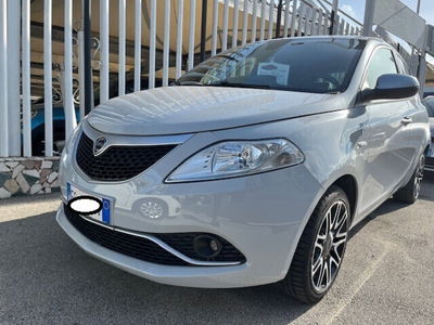 Lancia Ypsilon 1.2 69 CV 5 porte Gold usata