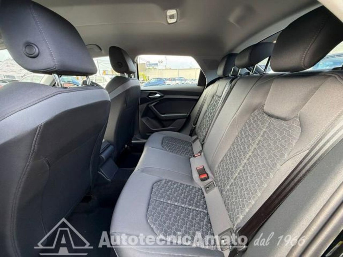 Audi A1 Sportback 35 TFSI S tronic S line edition (13)