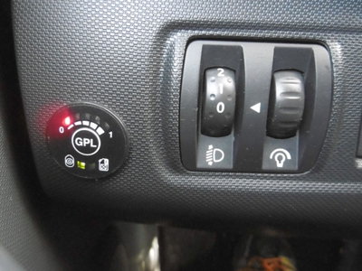 Renault Clio 1.2 75CV GPL 5 porte Live (13)