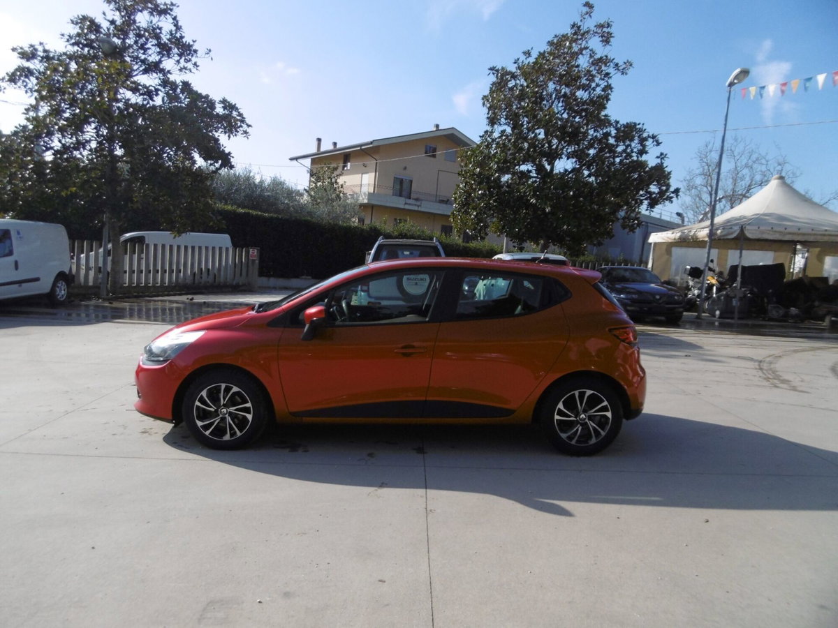 Renault Clio 1.2 75CV GPL 5 porte Live (8)