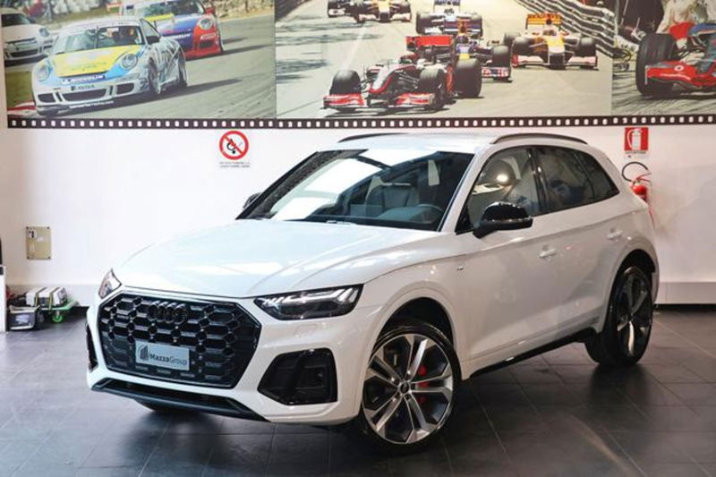 Audi Q5 40 2.0 tdi mhev 12V Identity Black quattro s-tronic