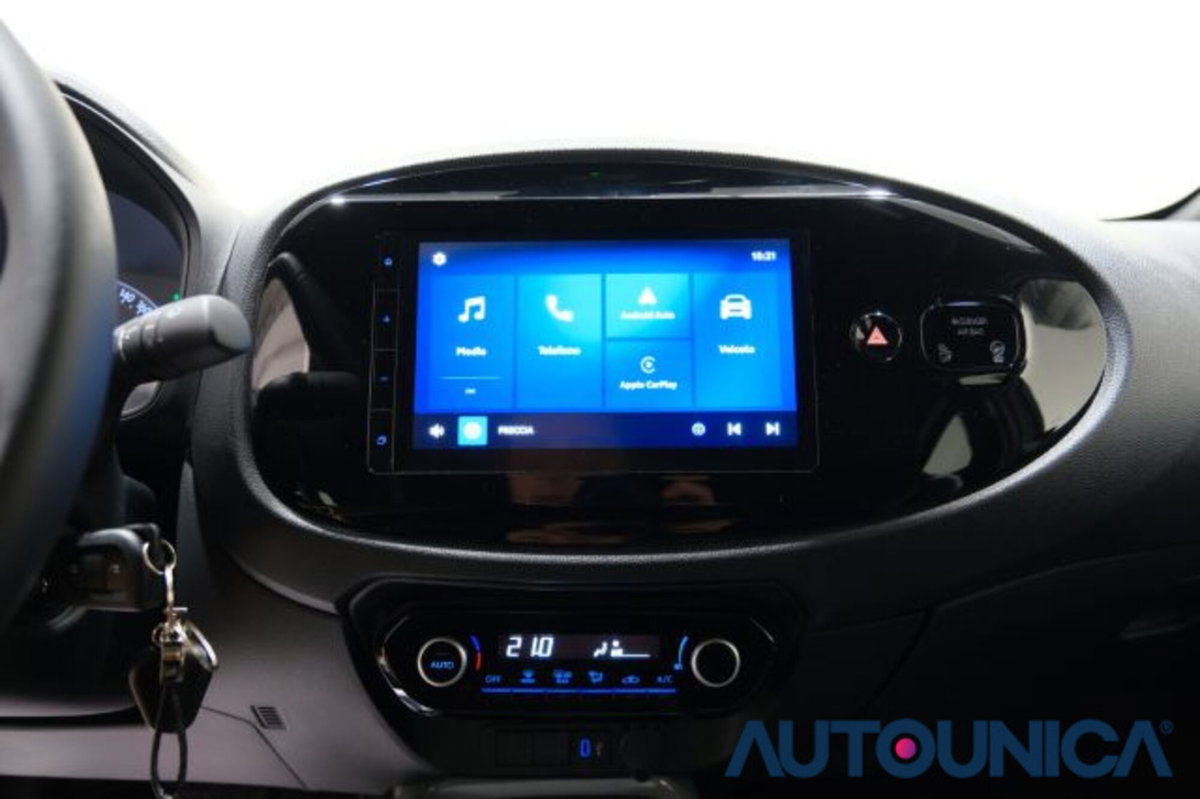 Toyota Aygo X 1.0 VVT-i 72 CV 5 porte Limited S-CVT (9)