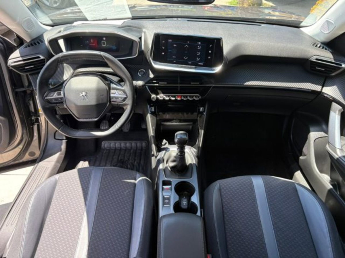 Peugeot 2008 BlueHDi 100 S&S Allure (7)