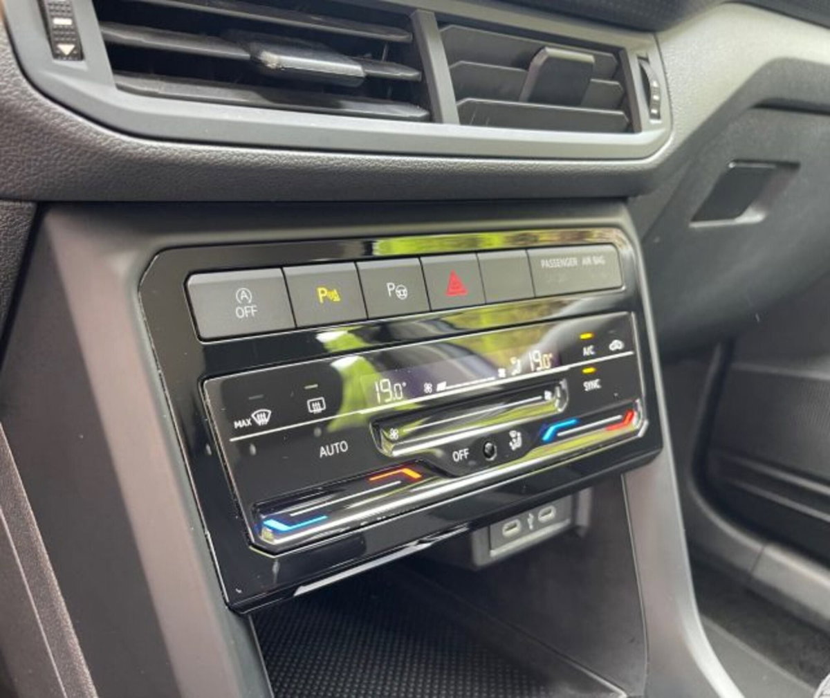 Volkswagen T-Cross 1.0 tsi Edition 95cv (13)