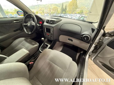 Alfa Romeo 147 1.9 JTD (120) 5 porte Distinctive (10)