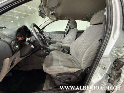 Alfa Romeo 147 1.9 JTD (120) 5 porte Distinctive (14)