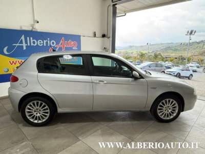 Alfa Romeo 147 1.9 JTD (120) 5 porte Distinctive (4)