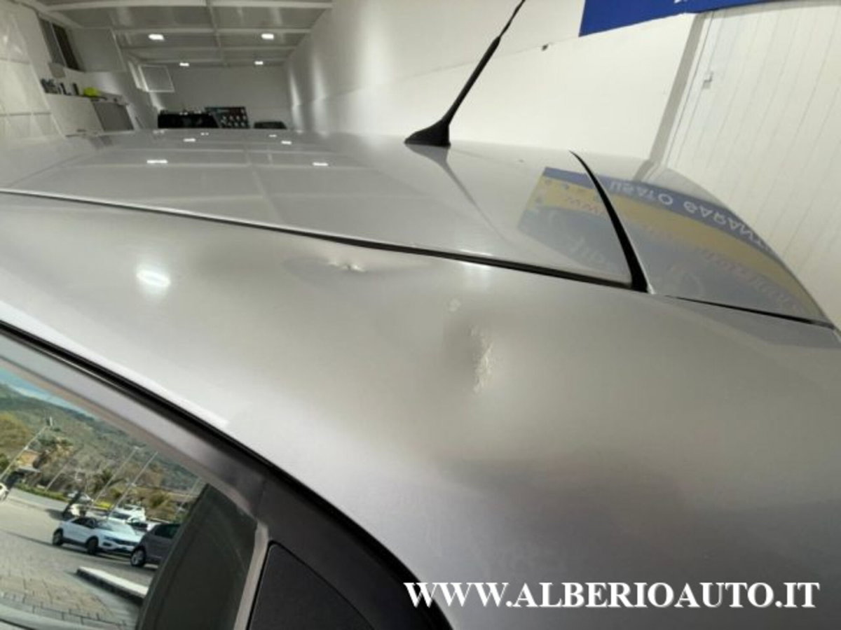 Alfa Romeo 147 1.9 JTD (120) 5 porte Distinctive (8)