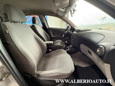 Alfa Romeo 147 1.9 JTD (120) 5 porte Distinctive (9)