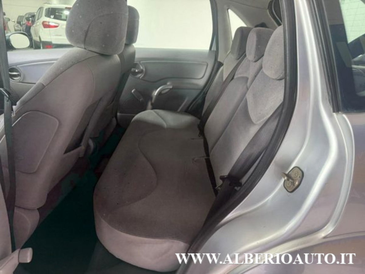 Citroen C3 1.4 HDi 70 Exclusive (10)