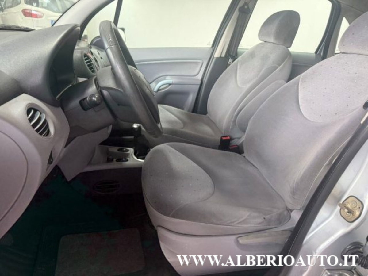 Citroen C3 1.4 HDi 70 Exclusive (12)