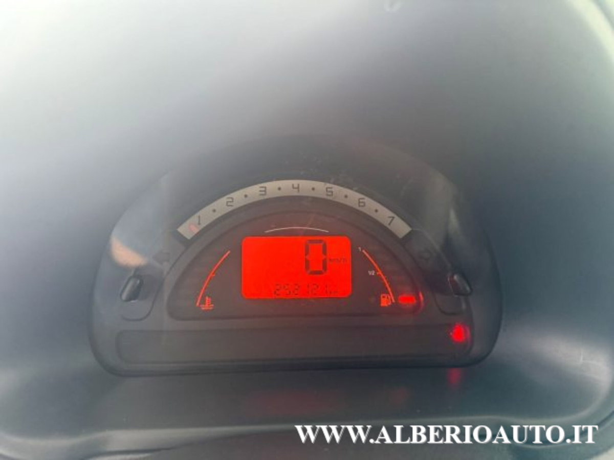 Citroen C3 1.4 HDi 70 Exclusive (13)
