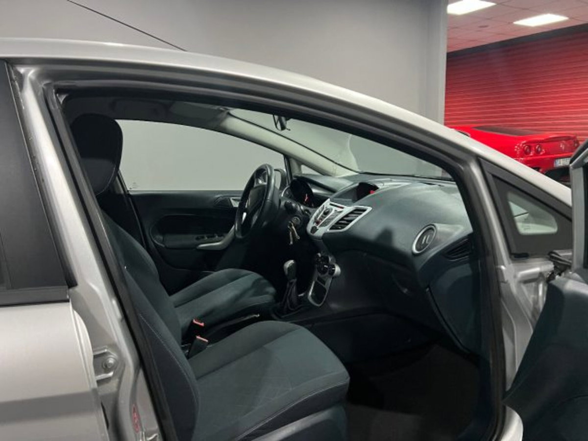Ford Fiesta 1.4 TDCi 70CV 5 porte Titanium (8)