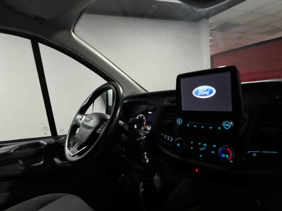 Ford Transit Custom Furgone 300 2.0 TDCi 130 PL Furgone Titanium (11)