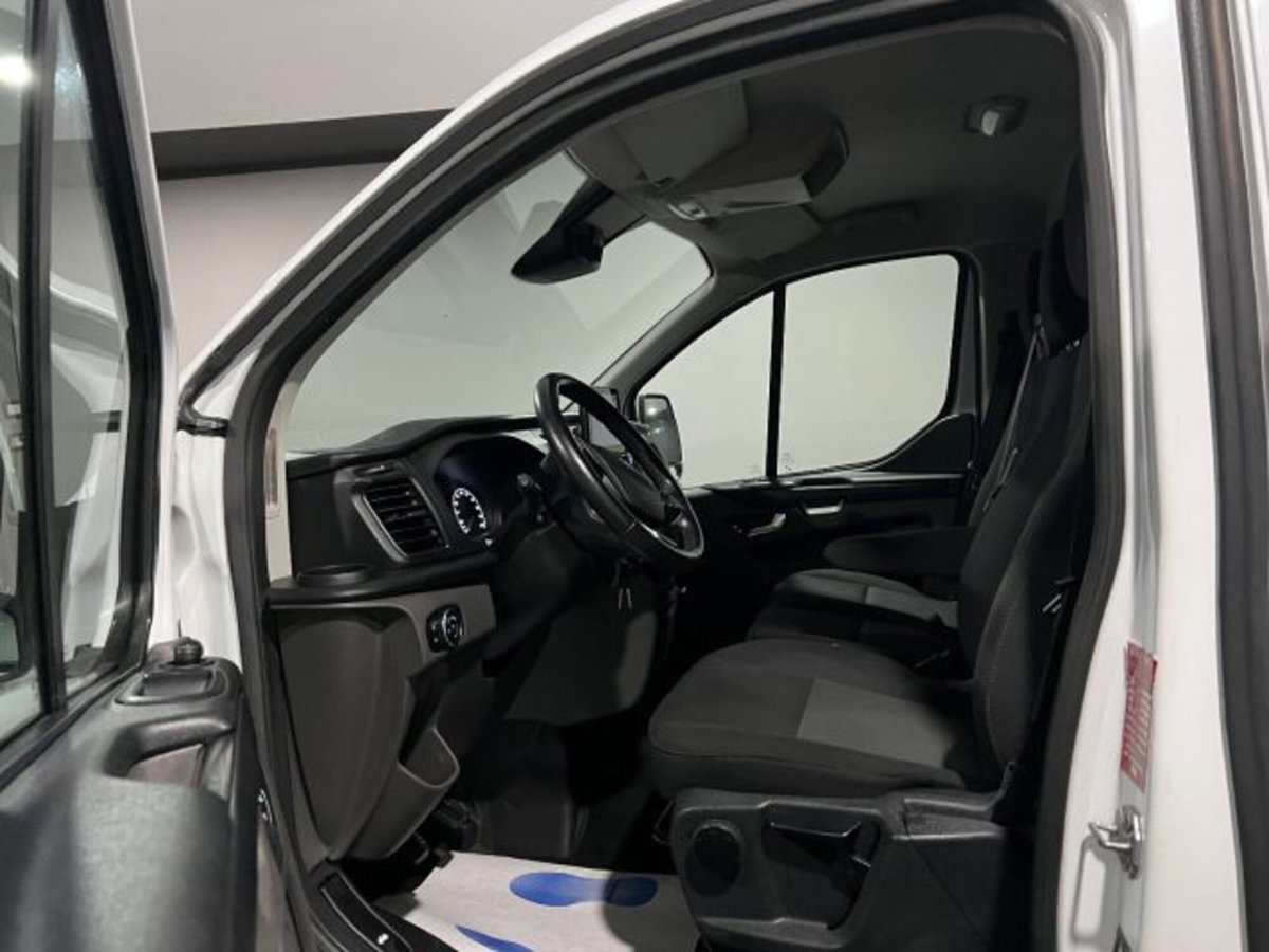 Ford Transit Custom Furgone 300 2.0 TDCi 130 PL Furgone Titanium (6)