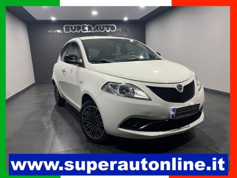 Lancia Ypsilon 1.0 FireFly 5 porte S&S Hybrid Ecochic Gold