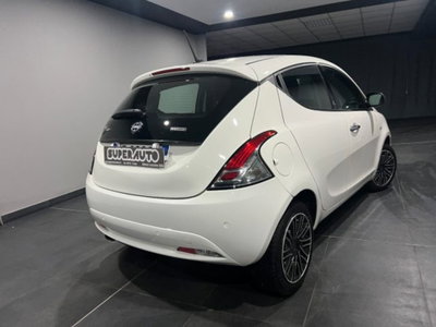 Lancia Ypsilon 1.0 FireFly 5 porte S&S Hybrid Ecochic Gold (5)