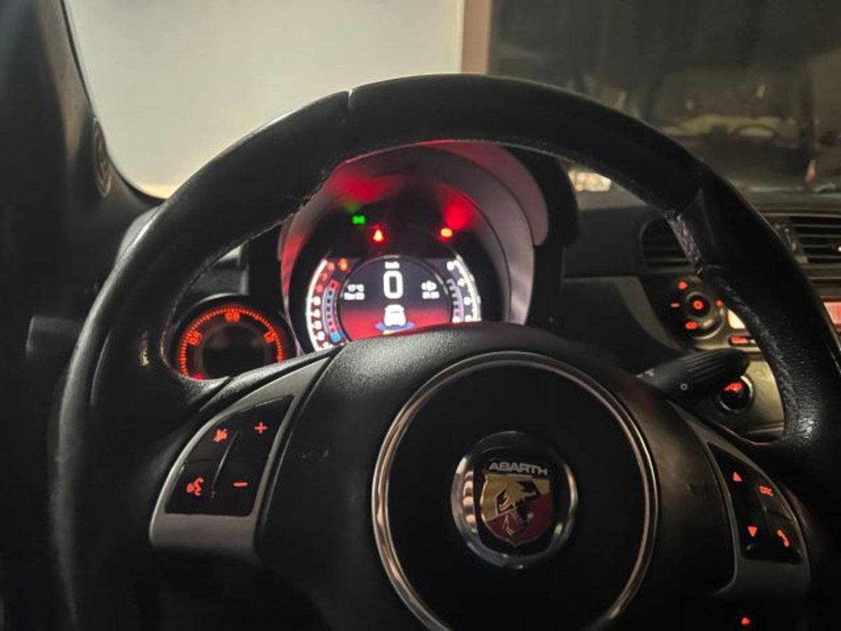 Abarth 595 595 1.4 Turbo T-Jet 160 CV Turismo (9)