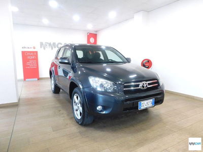 Toyota Rav4 2.2 D-4D 177 CV Luxury usata