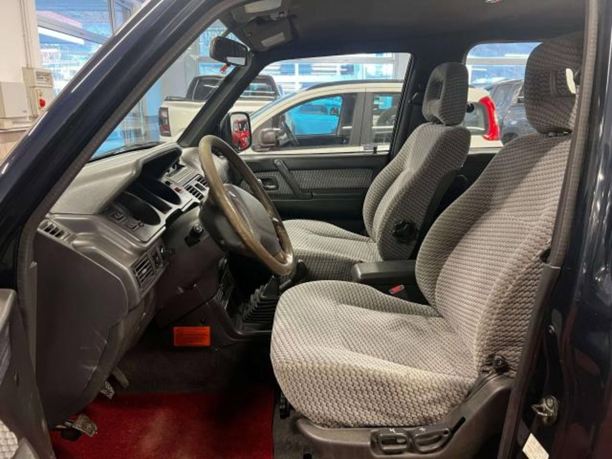 Mitsubishi Pajero 2.5 TDI Metal-top S. Select GLS (11)