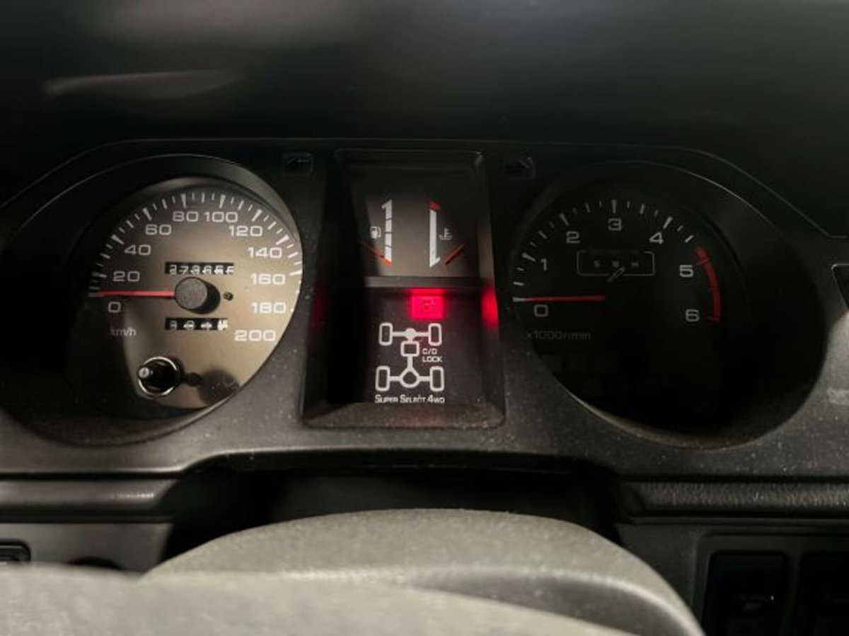 Mitsubishi Pajero 2.5 TDI Metal-top S. Select GLS (9)