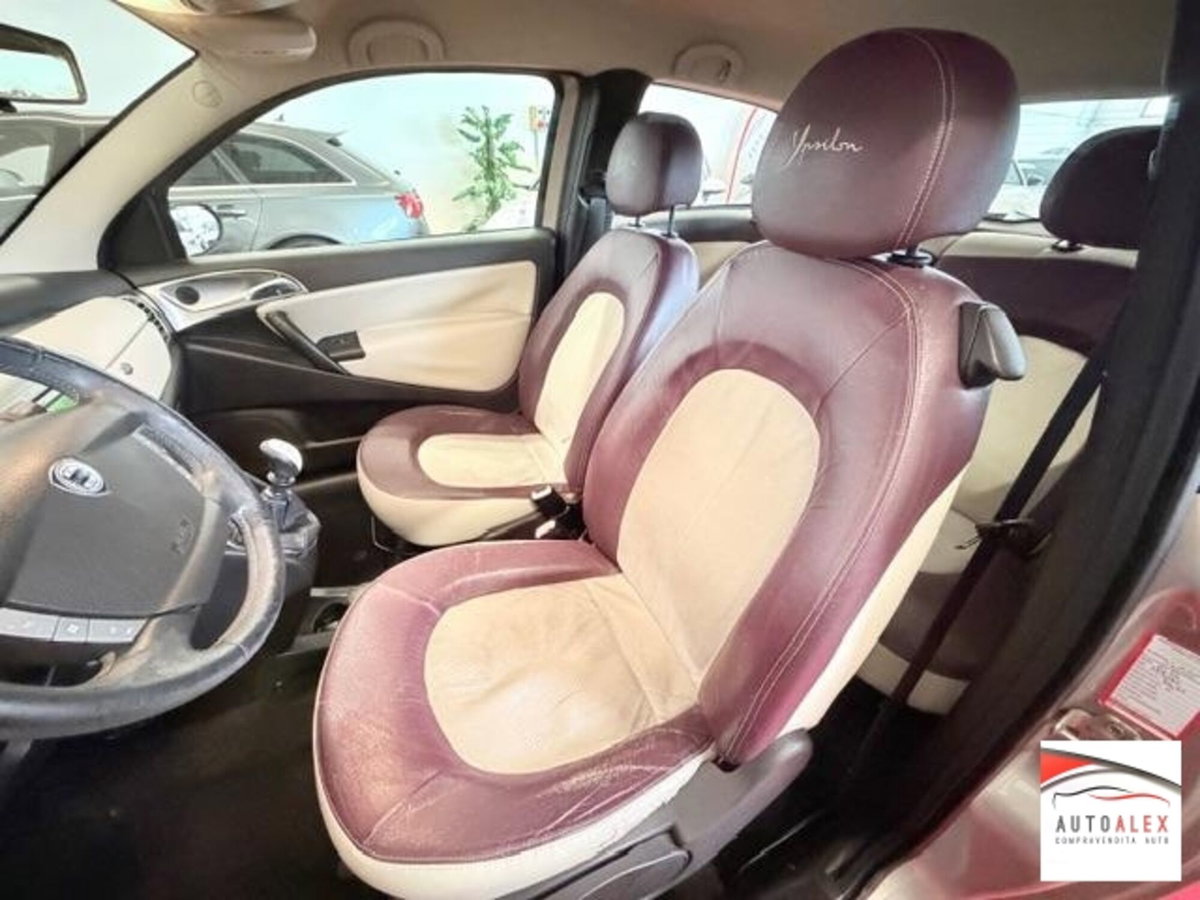 Lancia Ypsilon 1.4 Modamilano (8)