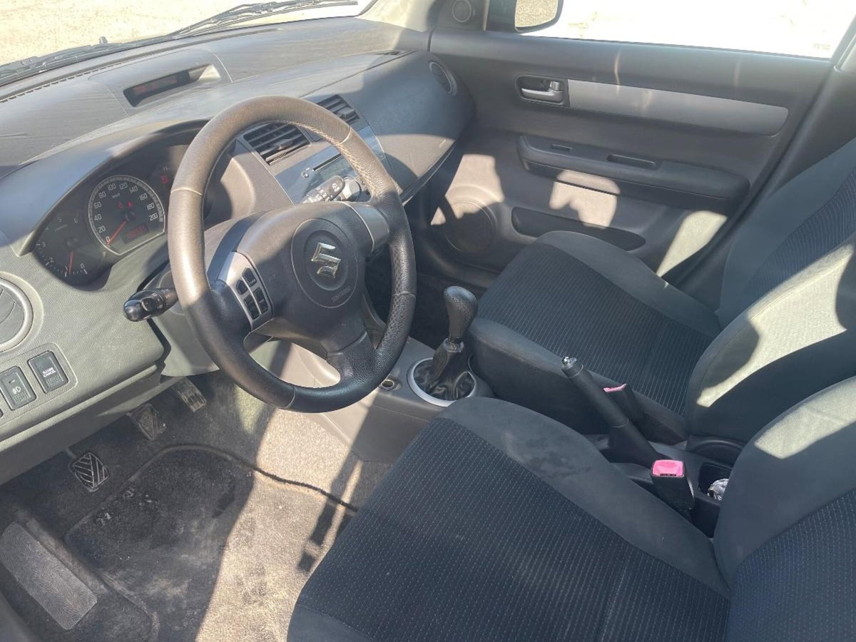 Suzuki Swift 1.3 DDiS 75CV 5p. GL (9)