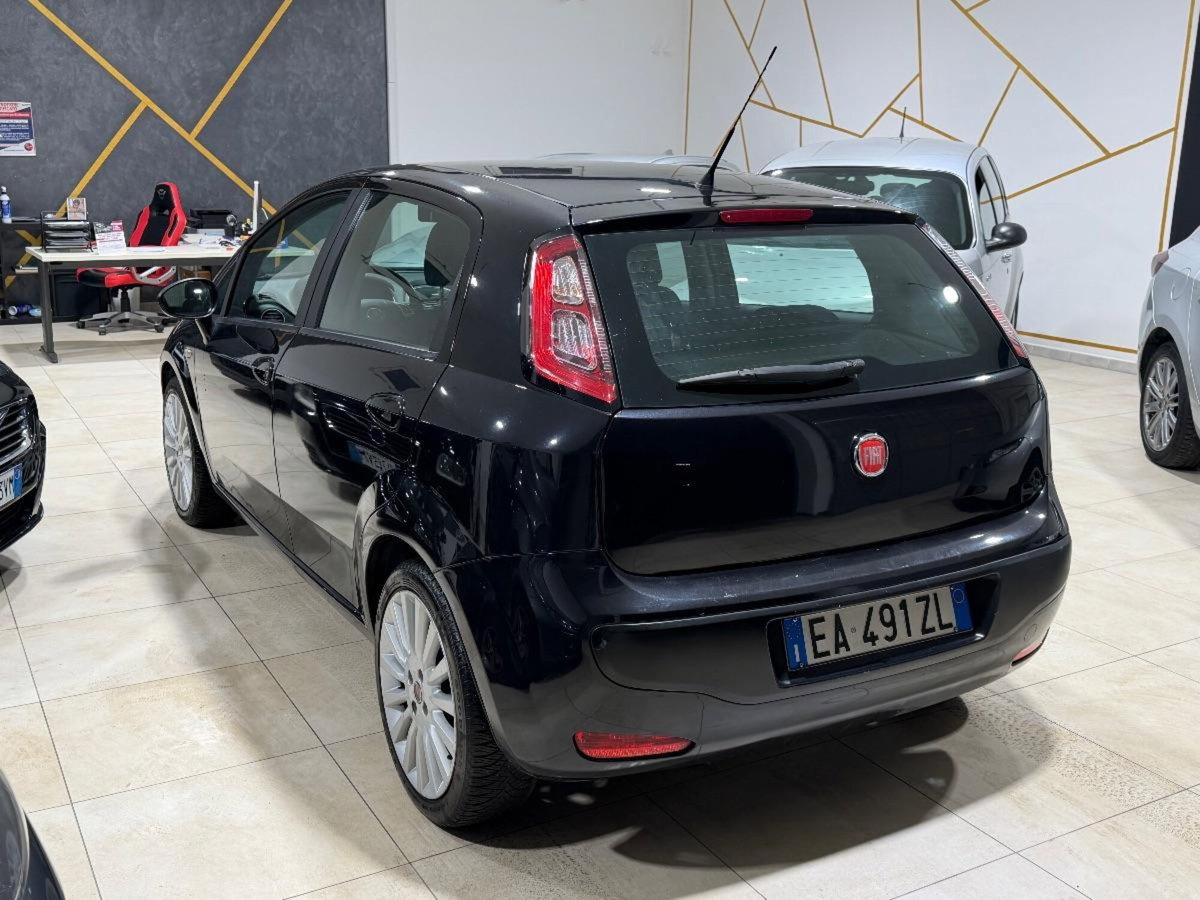 Fiat Punto 1.3 MJT II 75 CV 5 porte Lounge (11)