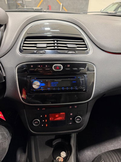 Fiat Punto 1.3 MJT II 75 CV 5 porte Lounge (14)