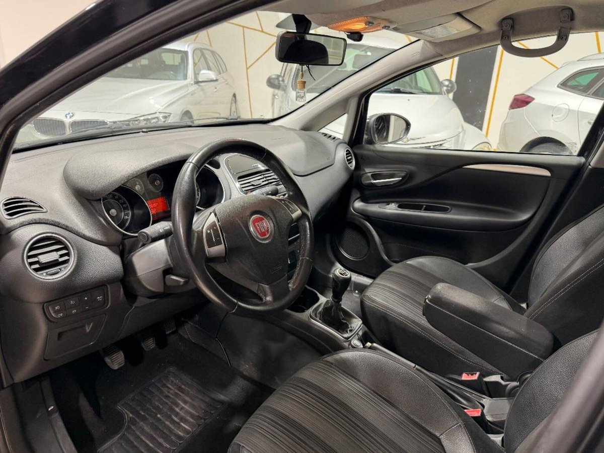 Fiat Punto 1.3 MJT II 75 CV 5 porte Lounge (4)