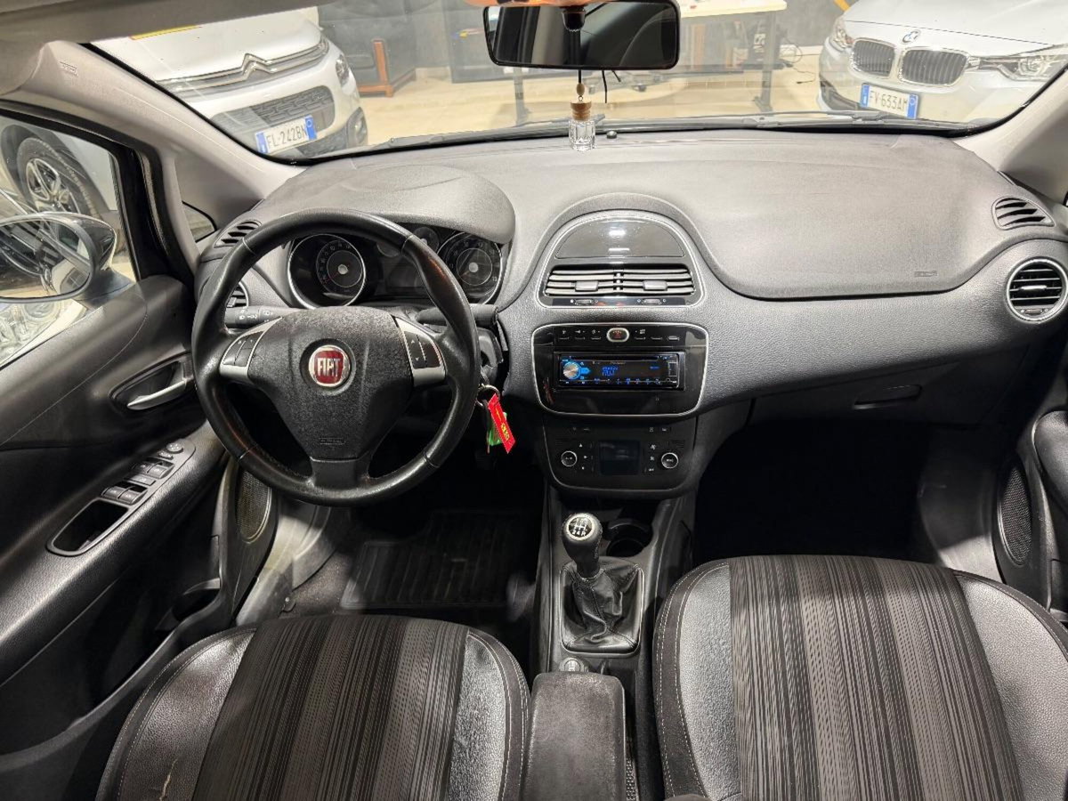 Fiat Punto 1.3 MJT II 75 CV 5 porte Lounge (6)