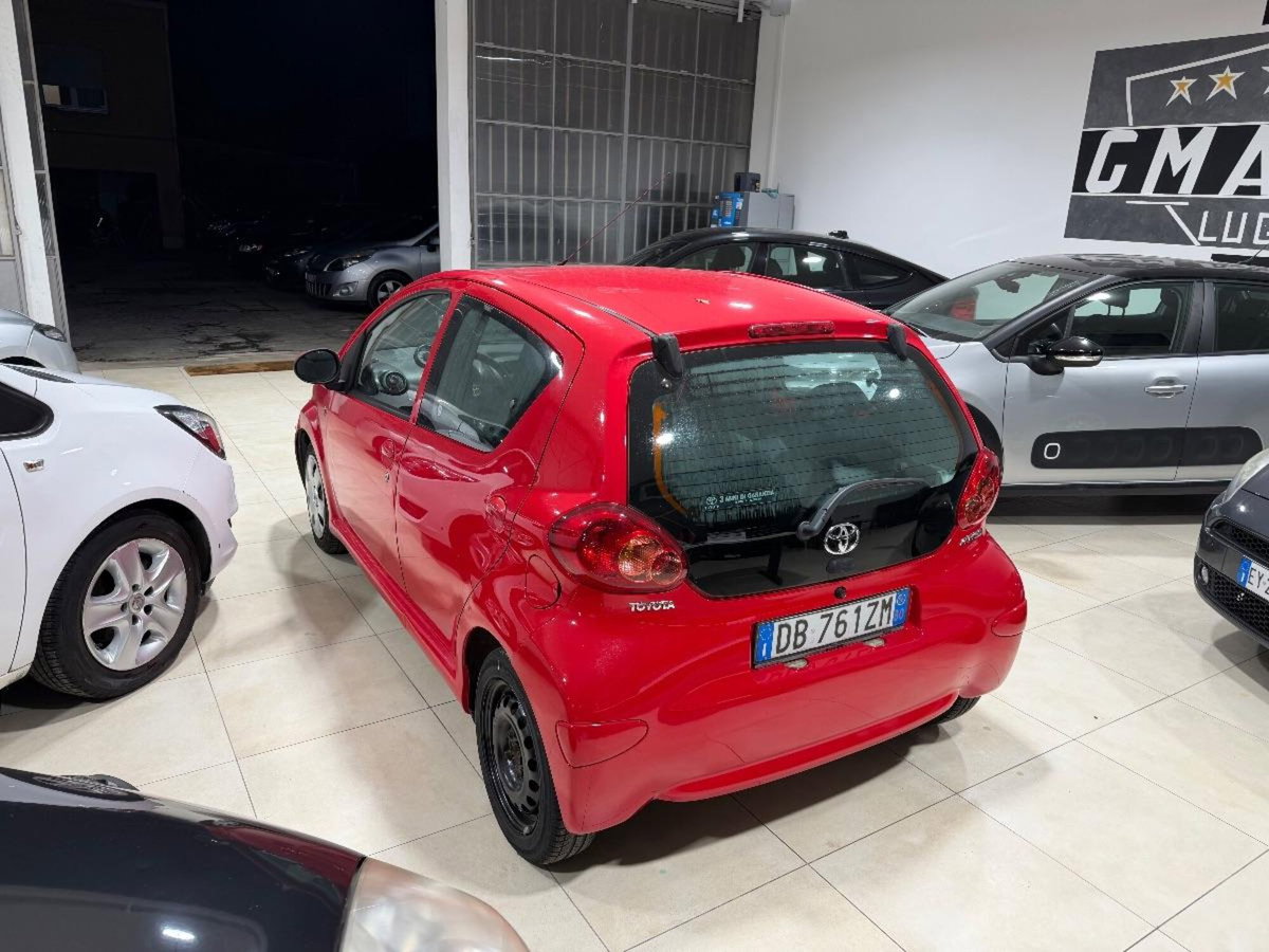 Toyota Aygo 1.0 12V VVT-i 5 porte (5)