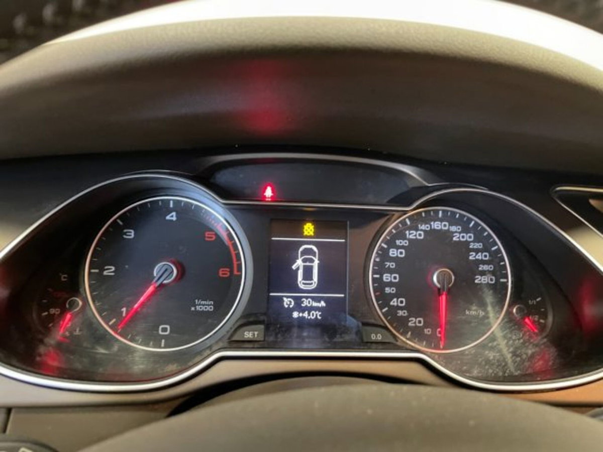 Audi A4 Avant 2.0 TDI 177CV quattro (14)