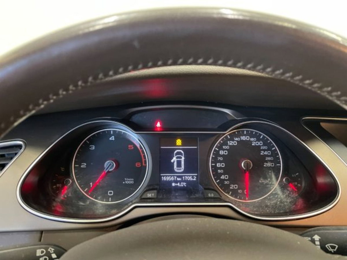 Audi A4 Avant 2.0 TDI 177CV quattro (5)