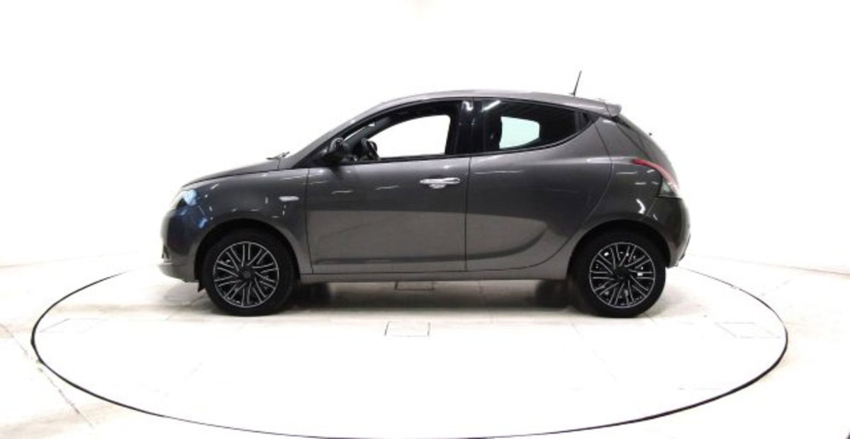 Lancia Ypsilon 1.0 FireFly 5 porte S&S Hybrid Gold Plus (19)