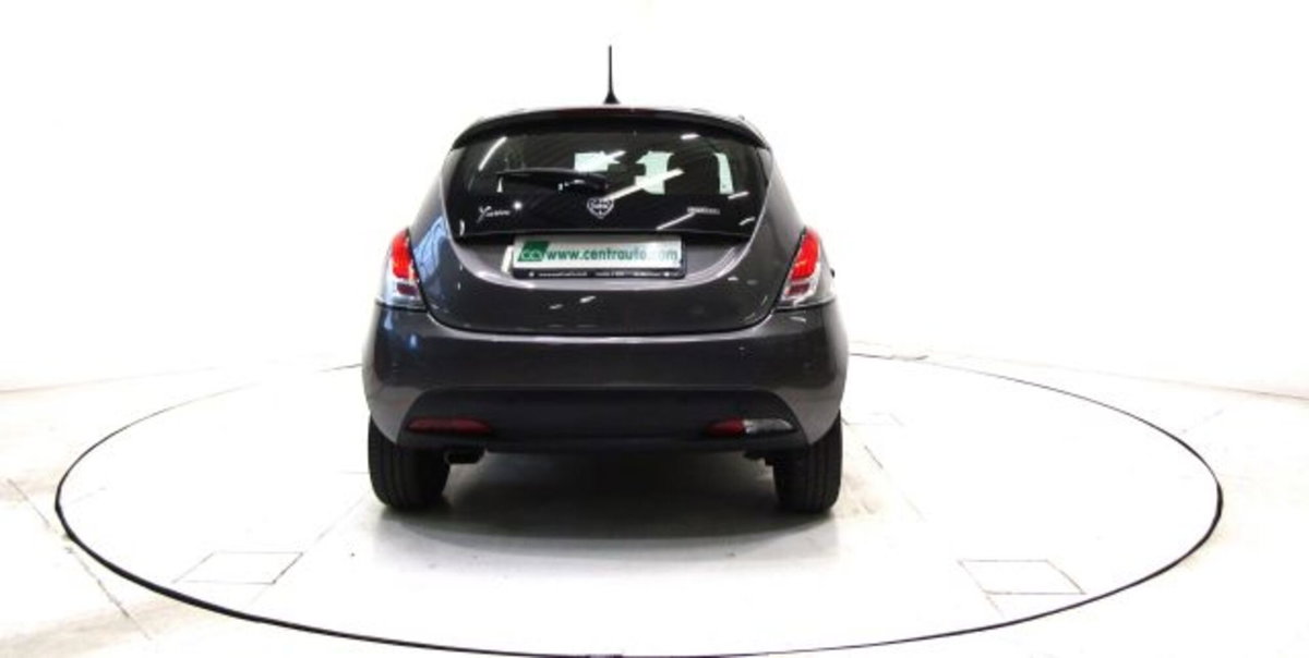 Lancia Ypsilon 1.0 FireFly 5 porte S&S Hybrid Gold Plus (4)