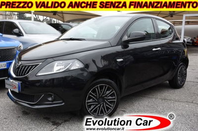 Lancia Ypsilon 1.0 FireFly 5 porte S&S Hybrid Silver Plus usata