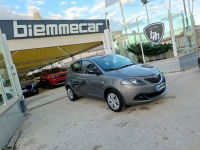 Lancia Ypsilon 1.0 FireFly 5 porte S&S Hybrid Ecochic Gold usata
