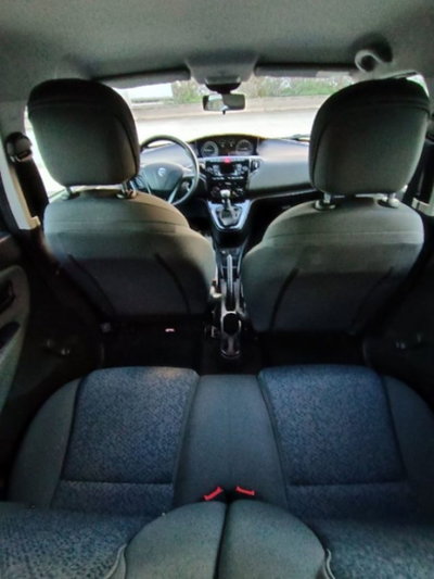 Lancia Ypsilon 1.0 FireFly 5 porte S&S Hybrid Ecochic Gold (12)