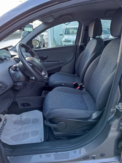 Lancia Ypsilon 1.0 FireFly 5 porte S&S Hybrid Ecochic Gold (13)